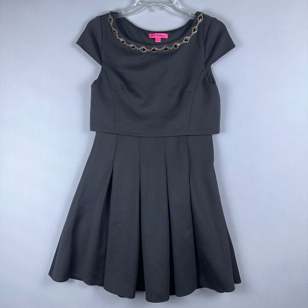 Betsey Johnson Sheath Dress Womens Size 4 Cap Sleeve Beaded Neckline Black